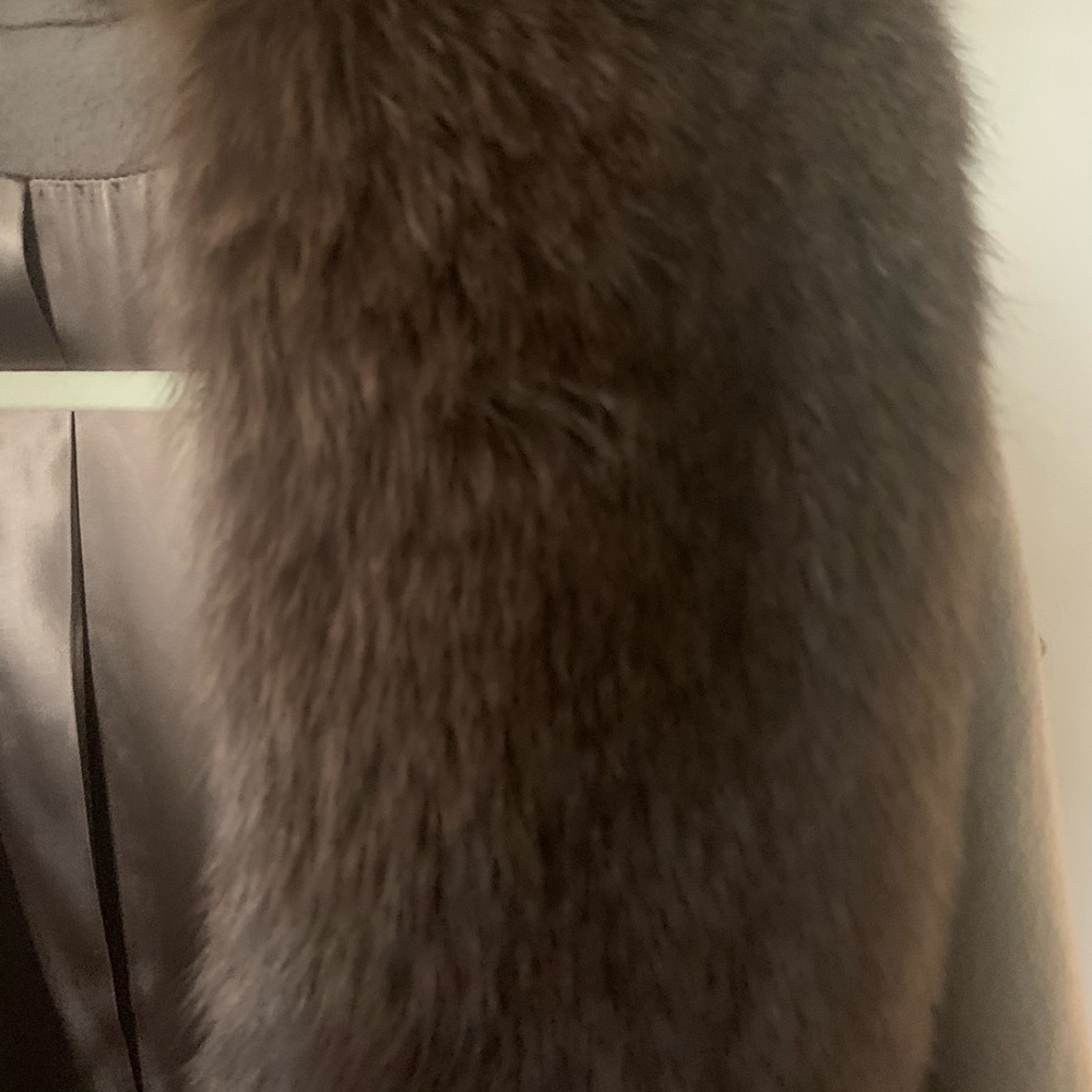 Vintage long wool coat with fur trim - Picture 6 of 8